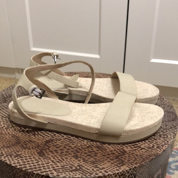 NWOT Splendid Cream Canvas Ankle Strap Sandals - Picture 2 of 12
